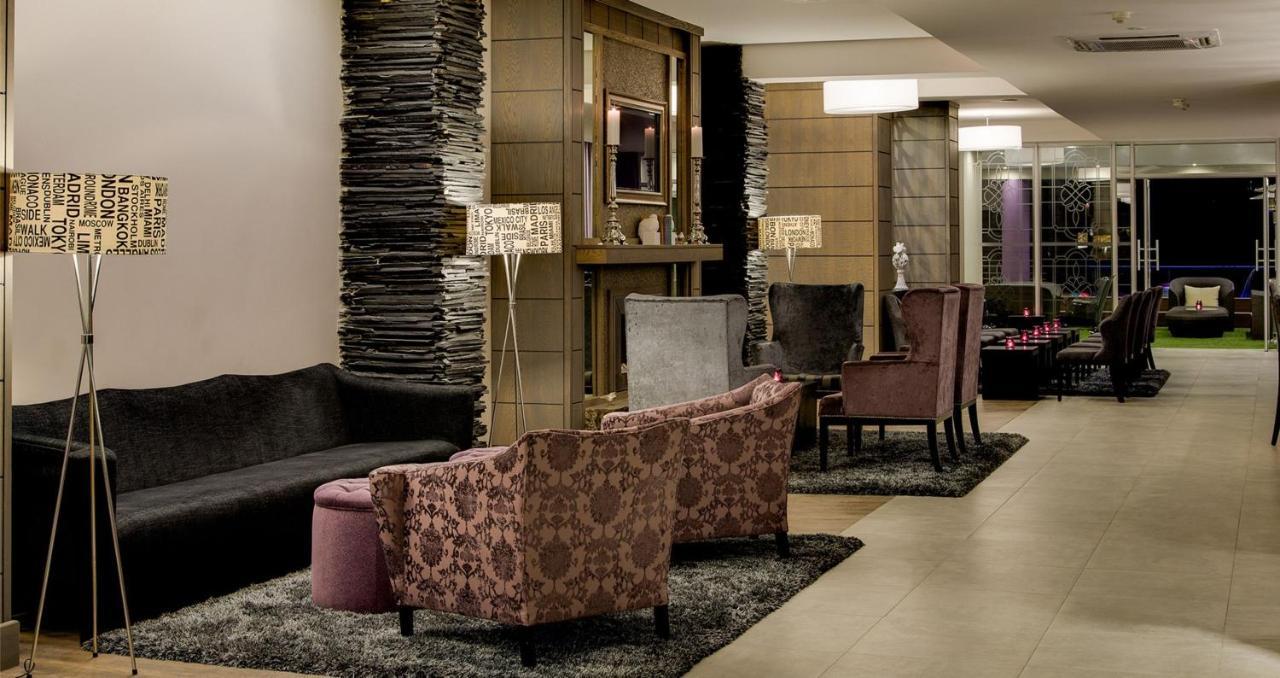 Anew Hotel Hatfield Претория Екстериор снимка
