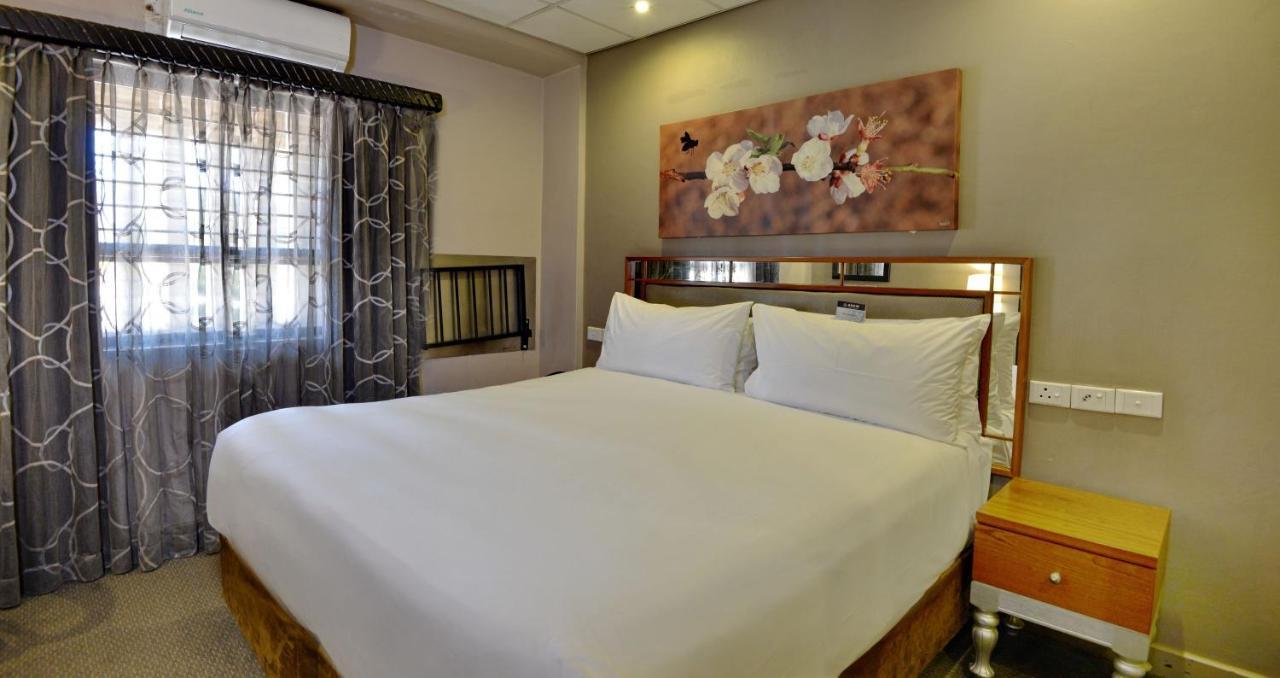 Anew Hotel Hatfield Претория Екстериор снимка