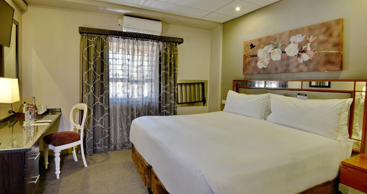 Anew Hotel Hatfield Претория Екстериор снимка