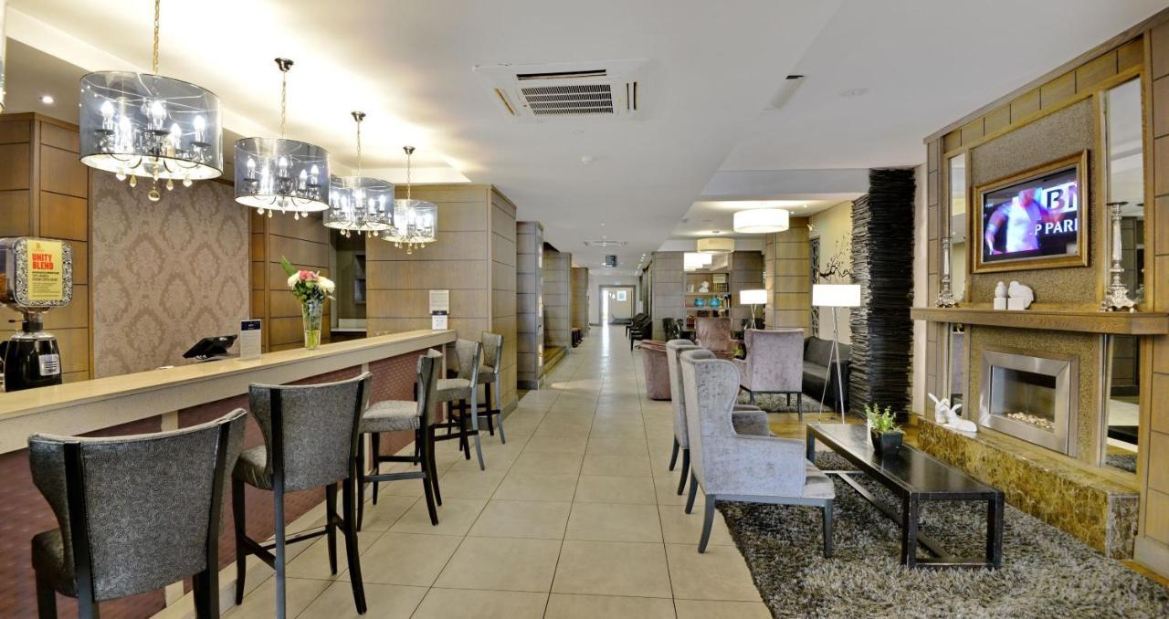 Anew Hotel Hatfield Претория Екстериор снимка