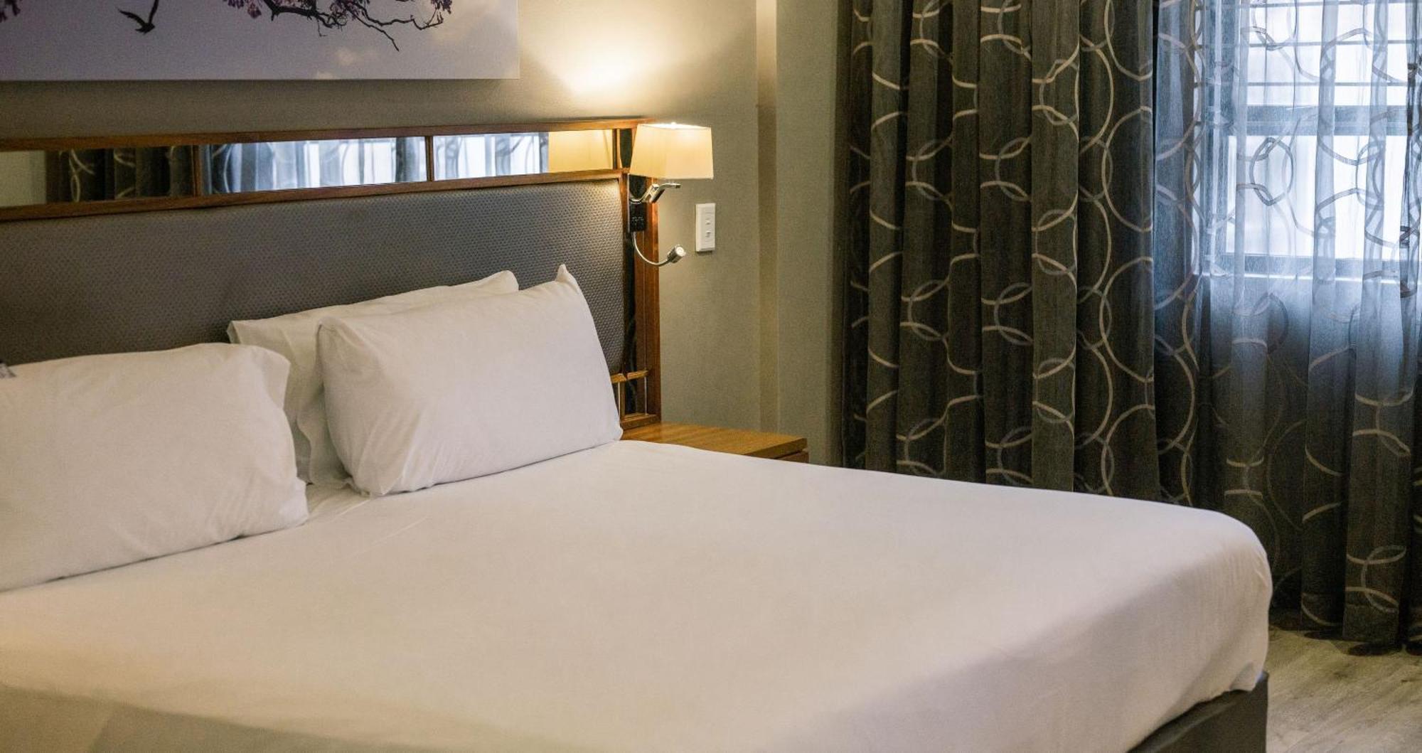 Anew Hotel Hatfield Претория Екстериор снимка