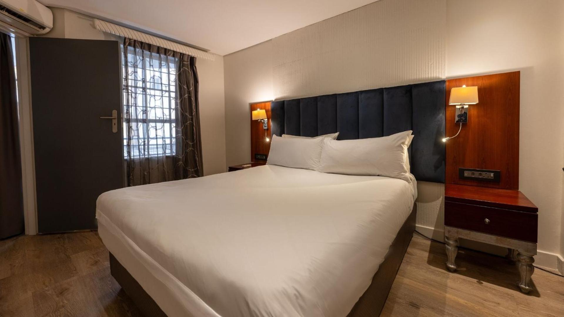 Anew Hotel Hatfield Претория Екстериор снимка