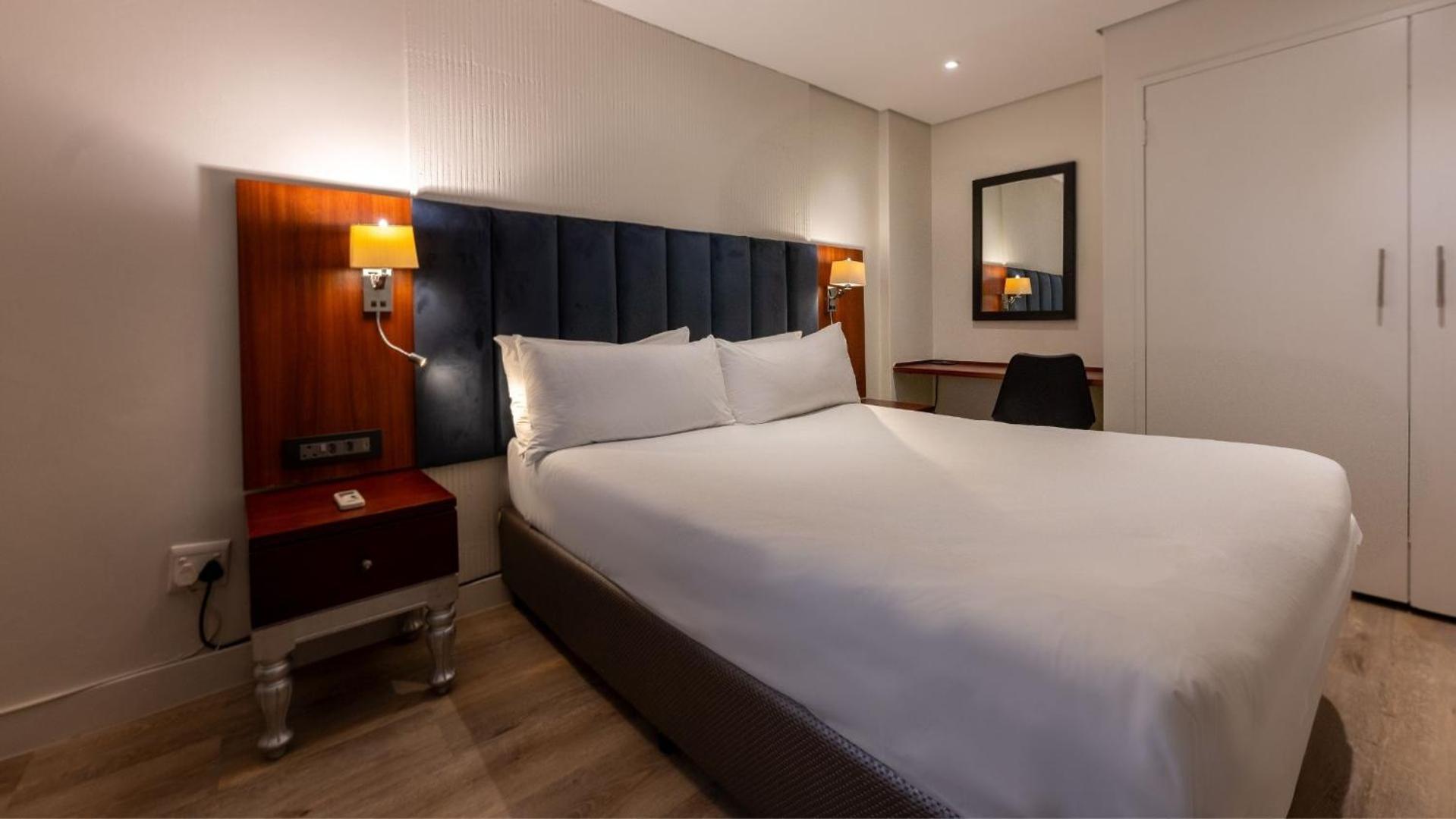 Anew Hotel Hatfield Претория Екстериор снимка