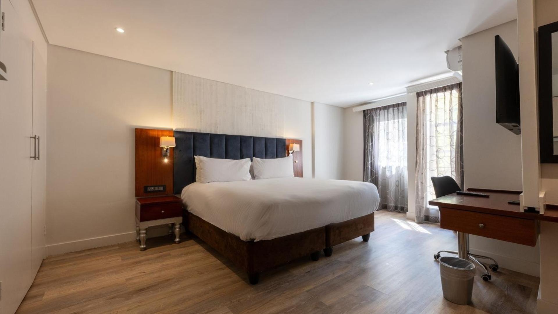 Anew Hotel Hatfield Претория Екстериор снимка