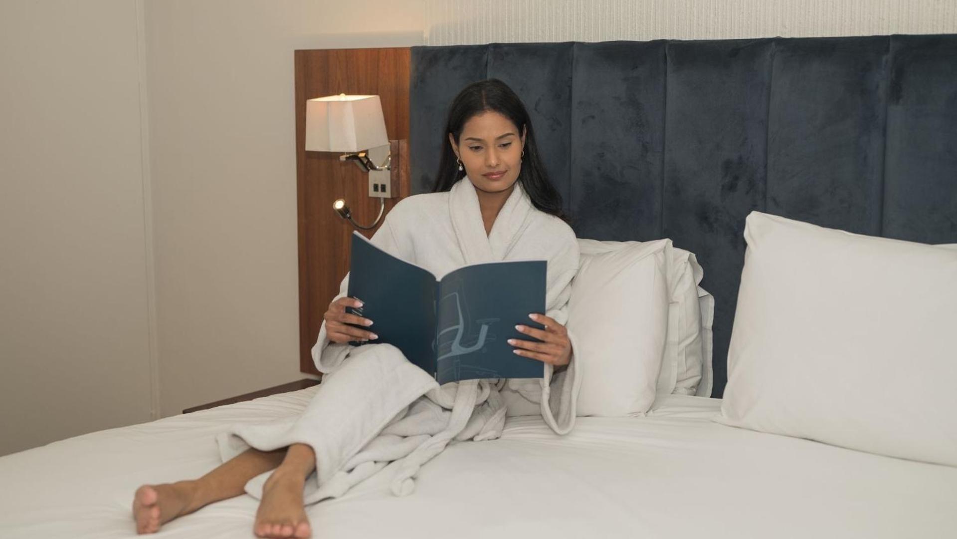 Anew Hotel Hatfield Претория Екстериор снимка