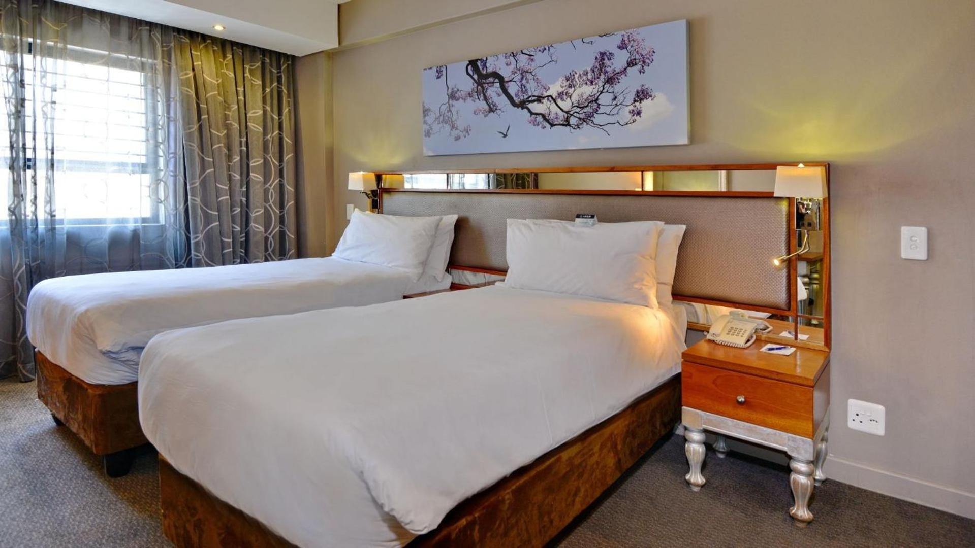 Anew Hotel Hatfield Претория Екстериор снимка