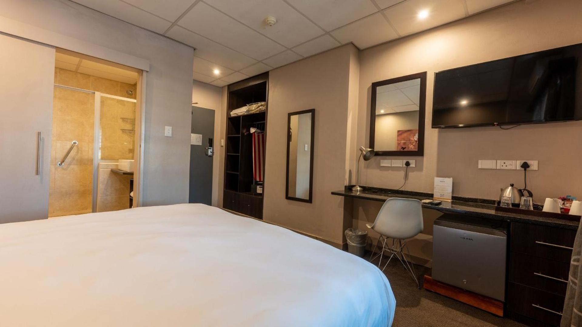Anew Hotel Hatfield Претория Екстериор снимка