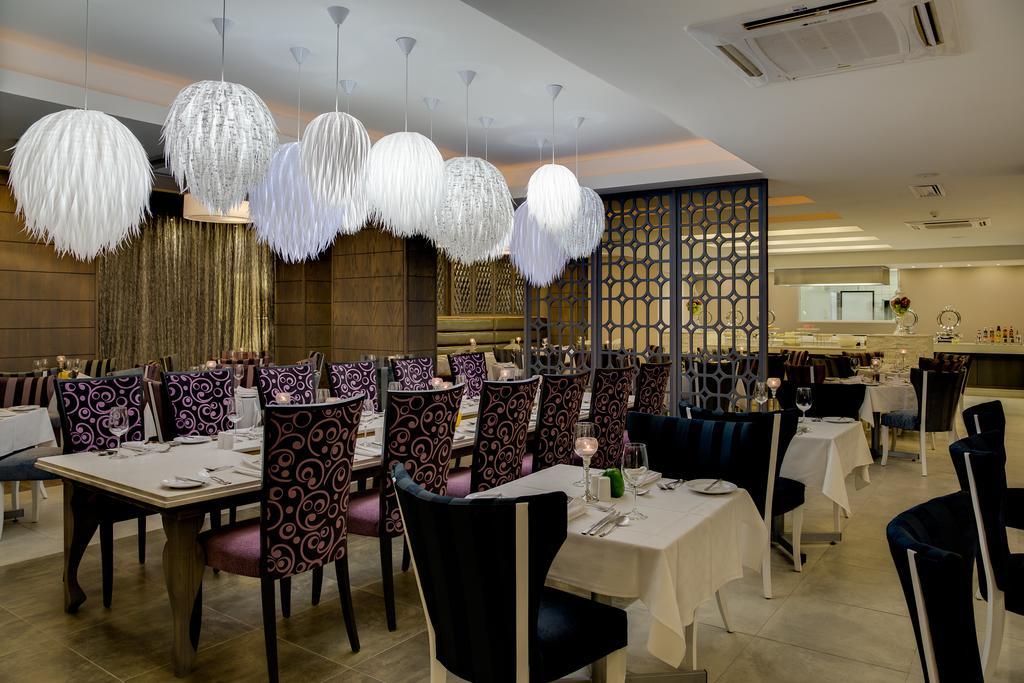 Anew Hotel Hatfield Претория Екстериор снимка