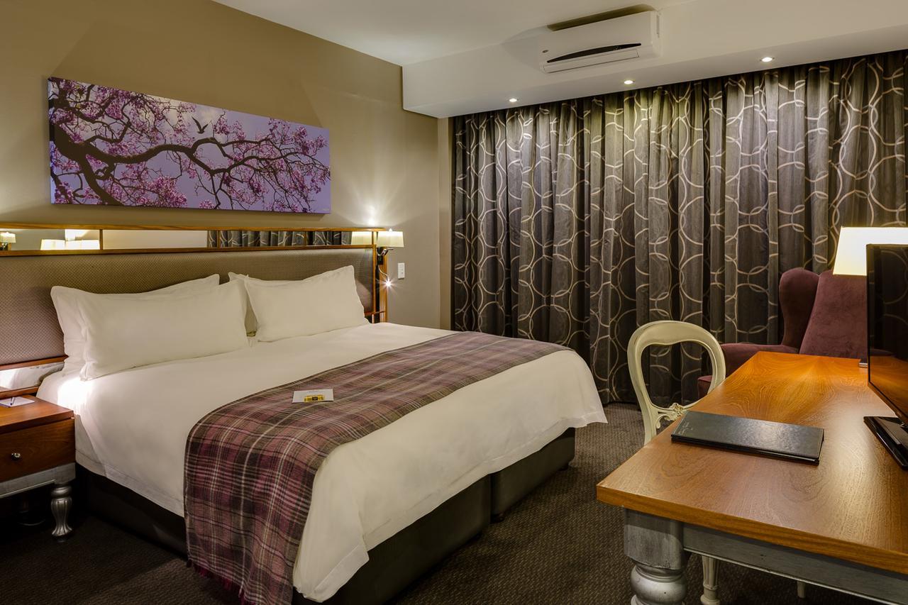 Anew Hotel Hatfield Претория Екстериор снимка