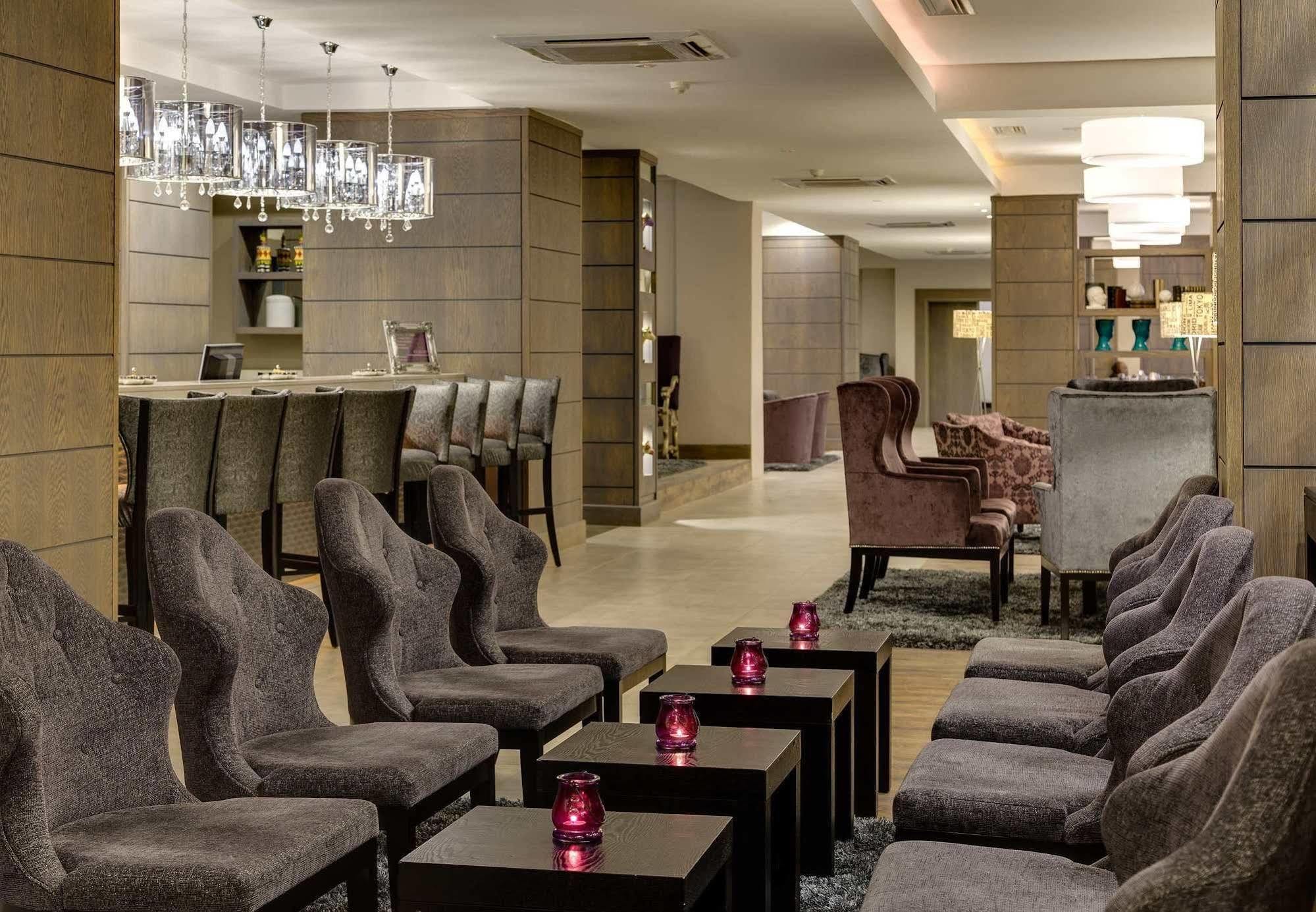Anew Hotel Hatfield Претория Екстериор снимка
