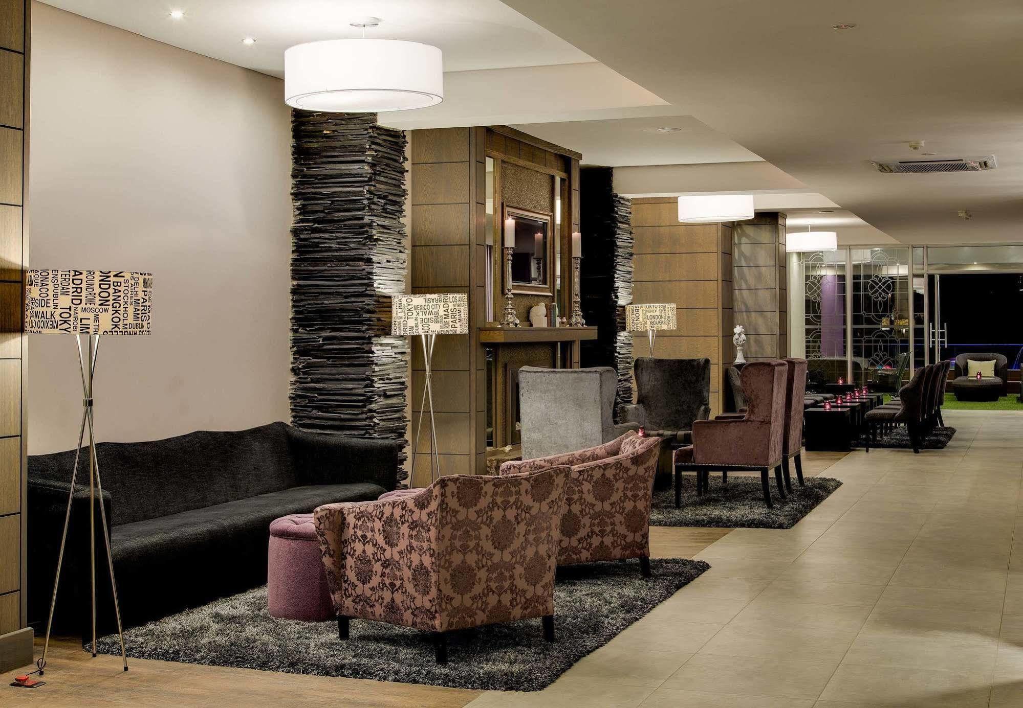 Anew Hotel Hatfield Претория Екстериор снимка